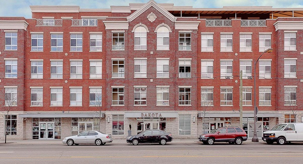 Dakota Exterior