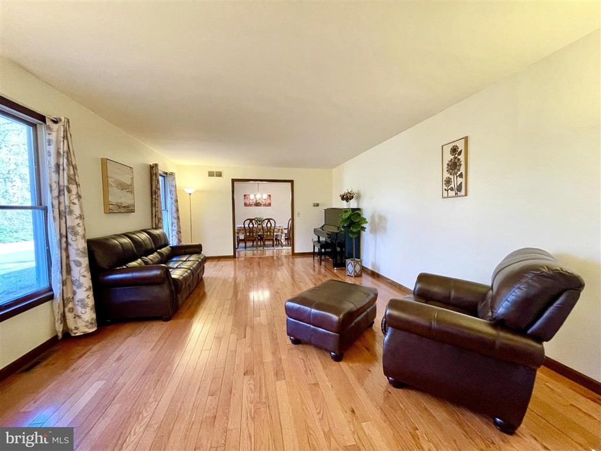 1341 Edinburg Rd, Princeton Junction, NJ 08550 - photo 1