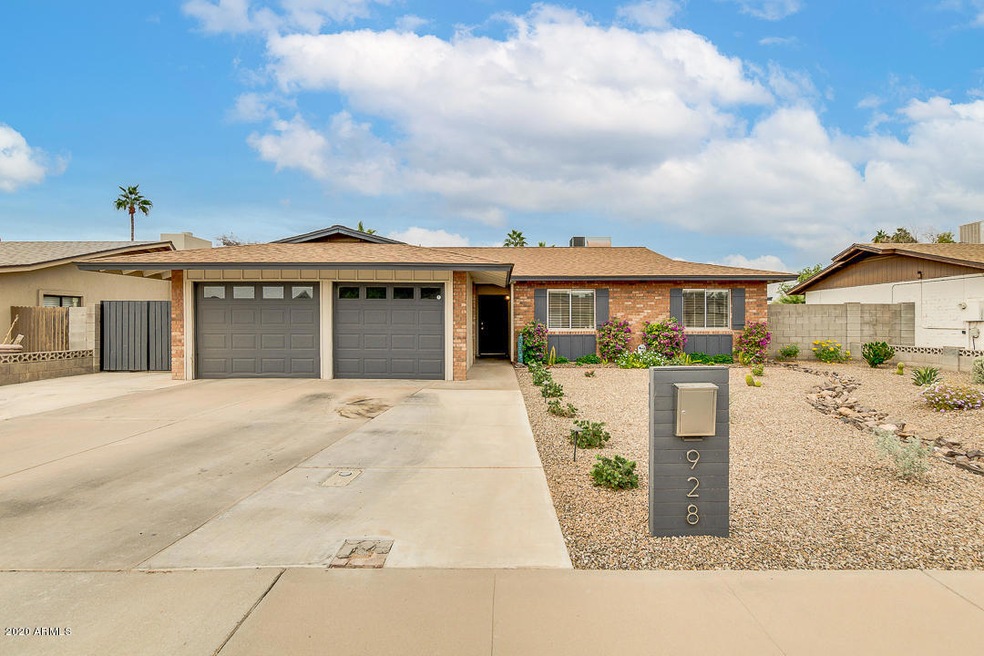 928 N Central Dr, Chandler, AZ 85224 - photo 1