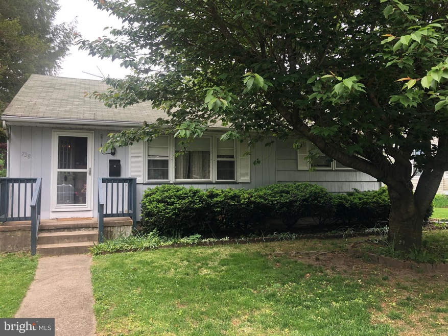 738 Morgan Ave, Palmyra, NJ 08065 - photo 1