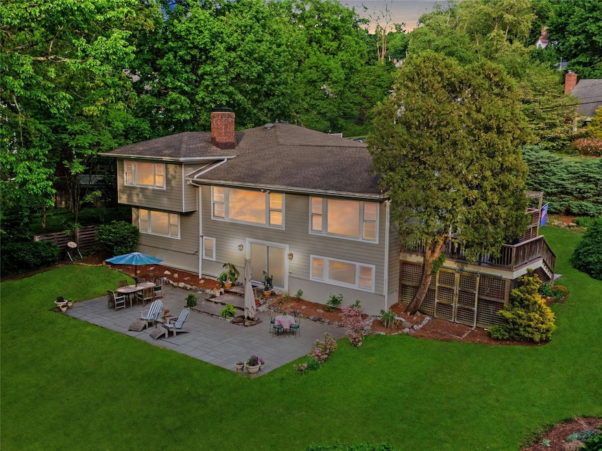 Sold $1,270,000 • Co-Listing Agent