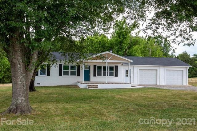 235 Carriage Road Statesville, NC 28677 Front of home.