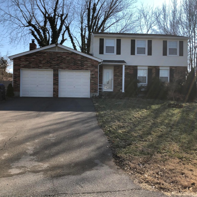 7216 Applegate Ln, Louisville, KY 40228 - photo 1