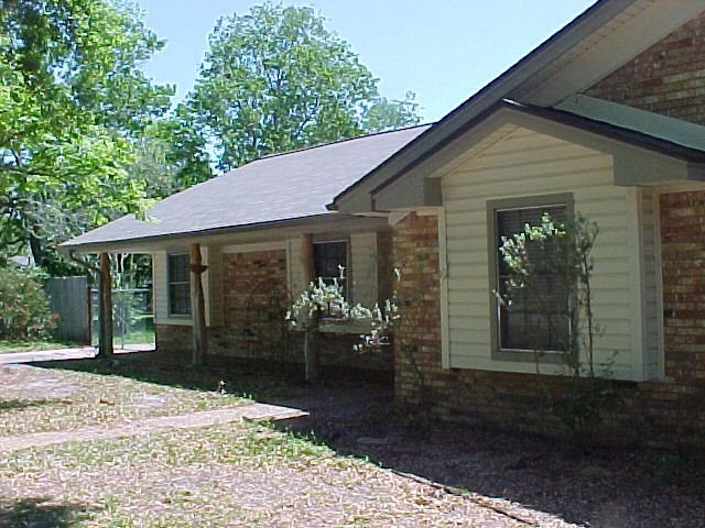 3912 Wickersham St, Bay City, TX 77414 - photo 1