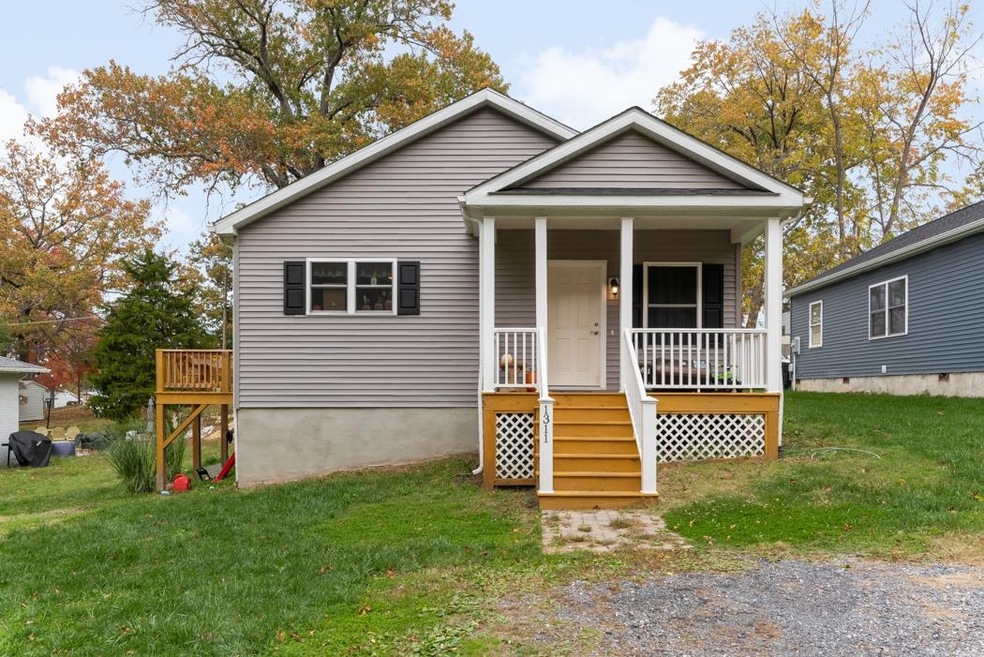 1311 D St, Waynesboro, VA 22980 - photo 1