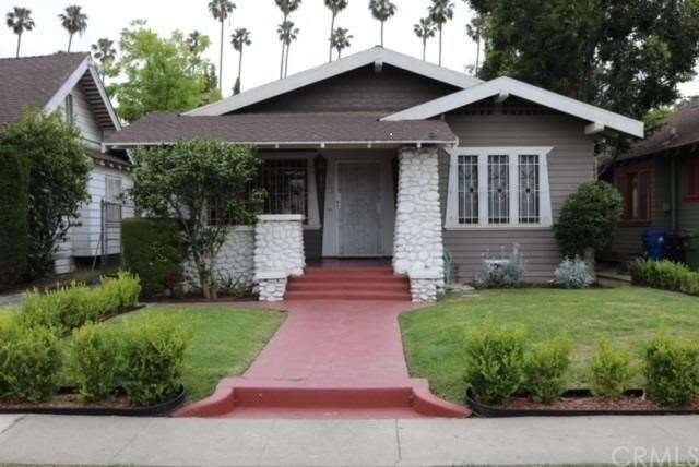 Beautiful curb appeal.