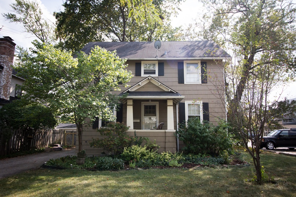 Craftsman with great front porch!