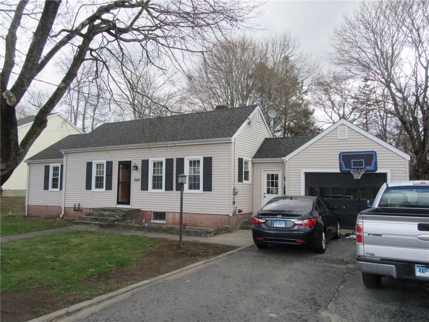 242 Mechanic St, Danielson, CT 06239 - photo 1