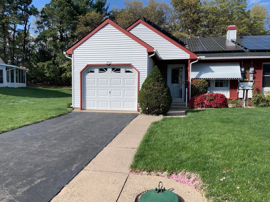 FRONT OF HOME W/ CURB APPEAL