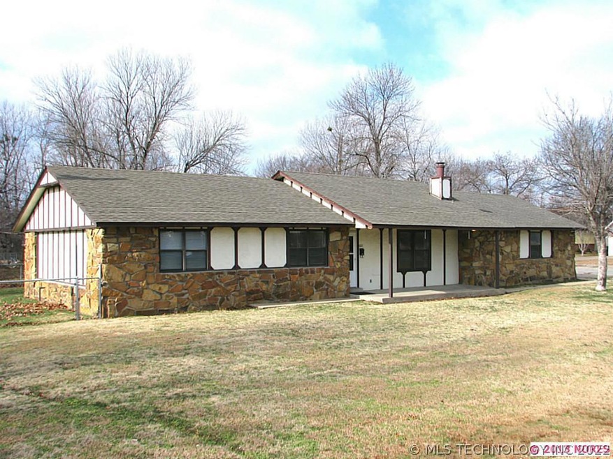 601 S Hwy 88 Hwy, Claremore, OK 74017 - photo 1