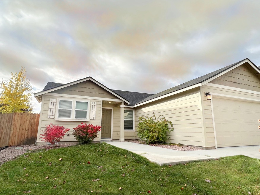 3526 SW Pumice Stone Ave, Redmond, OR 97756 - photo 1