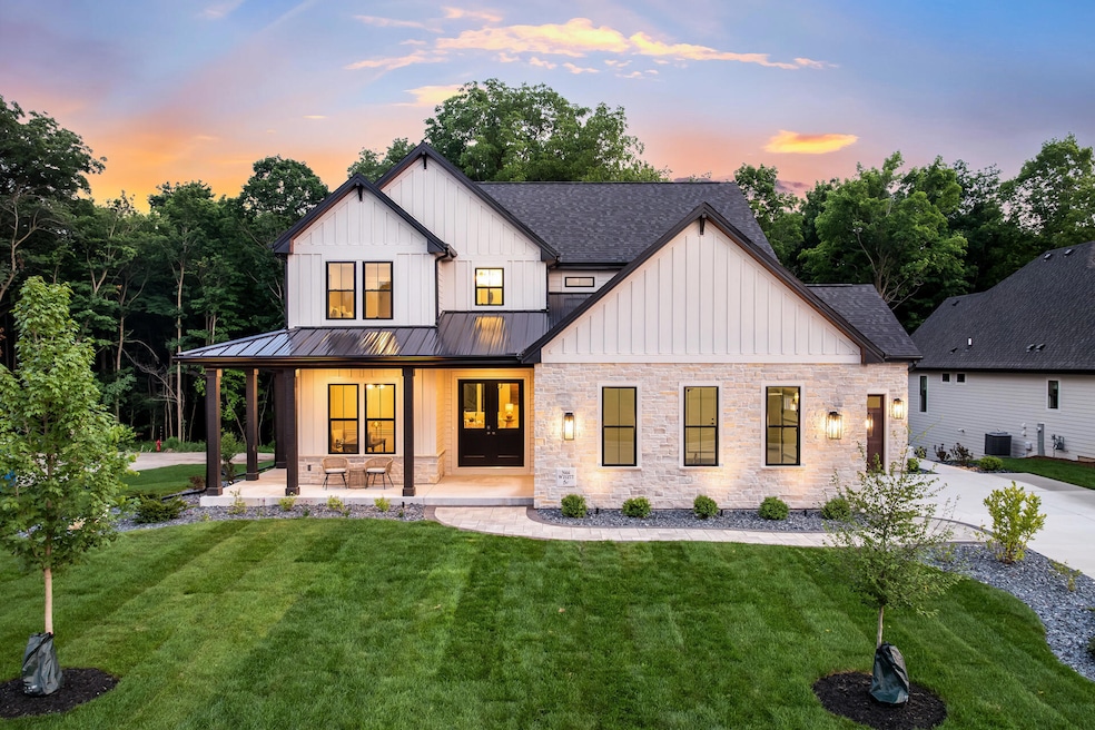 N66W21277 Sagebrush Dr, Menomonee Falls, WI 53051 - photo 1