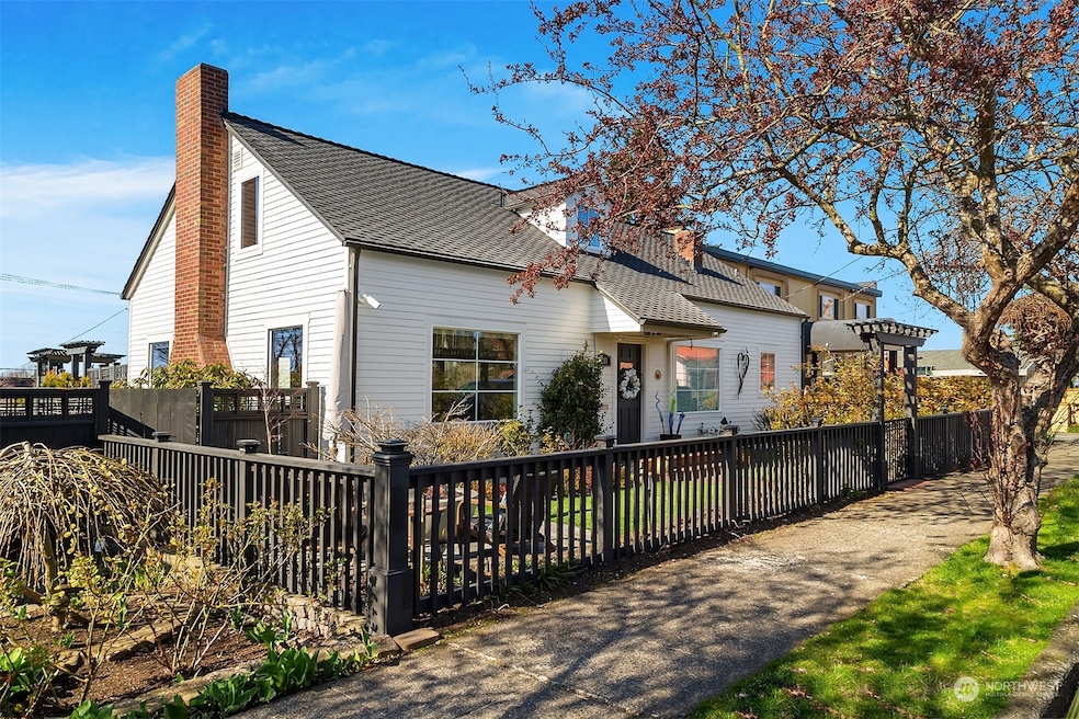 211 5th Ave N, Edmonds, WA 98020 - photo 1