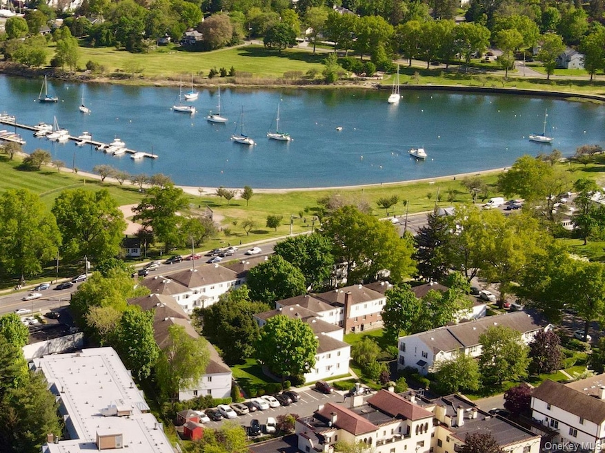 115 Fenimore Rd unit A, Mamaroneck, NY 10543 - photo 1