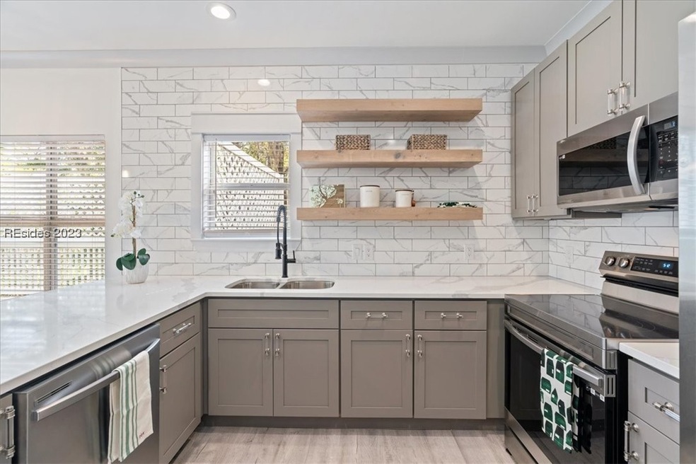 Showstopper!  THIS KITCHEN!  Gorgeous!  Brand new.