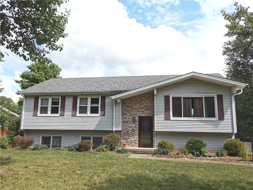 3425 Marilyn St, Columbus, IN 47203 - photo 1