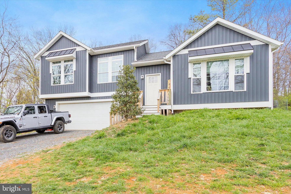 1359 Henshaw Rd, Bunker Hill, WV 25413 - photo 1