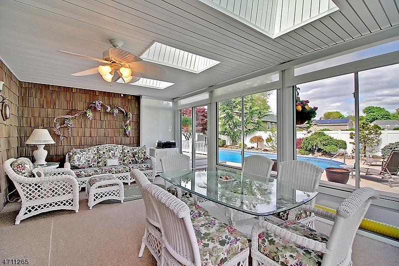 911 Dorn Ave, Middlesex, NJ 08846 - photo 1