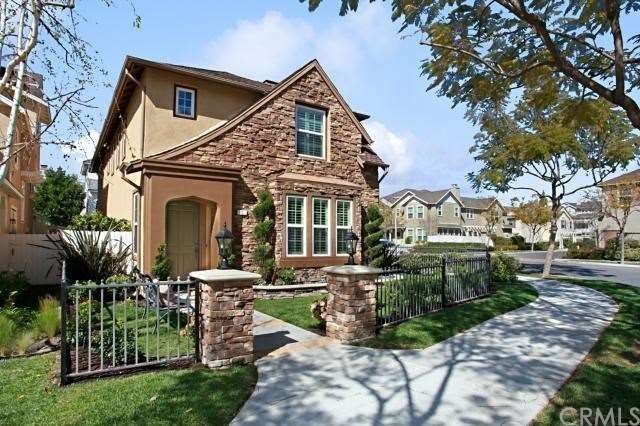 Front view of home, corner lot!