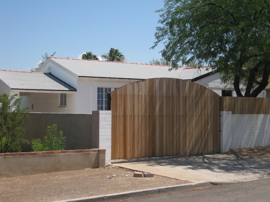 2141 E 8th St, Tucson, AZ 85719 - photo 1