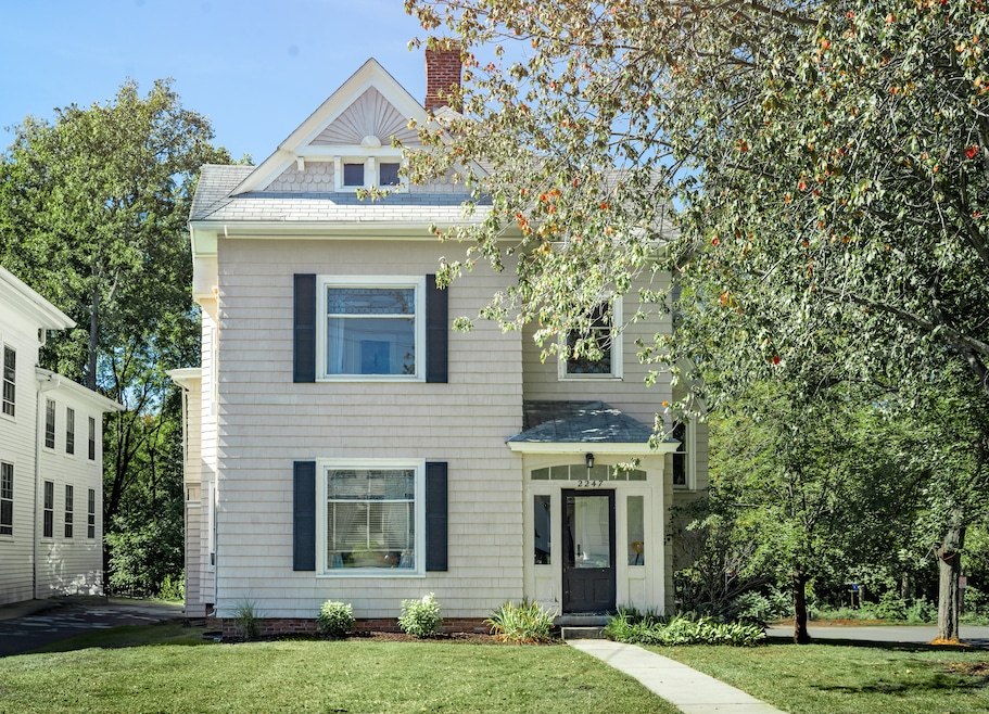 2247 Main St unit 2 So., Glastonbury, CT 06033 - photo 1