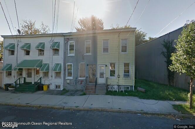 1749 Roberts Ave (Front)