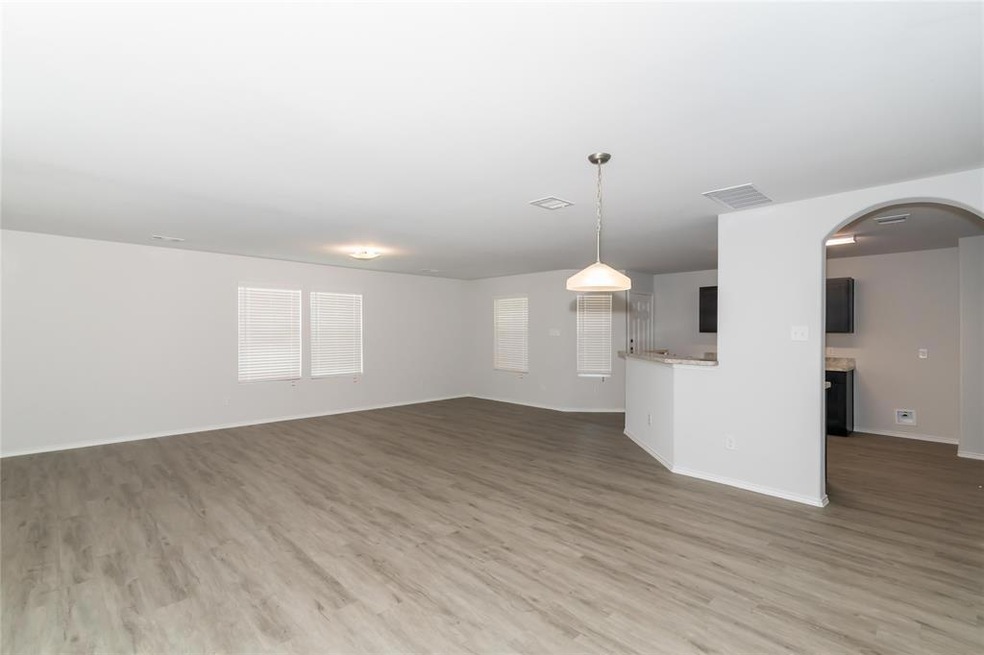 1403 Mark Ln, Ennis, TX 75119 - photo 1