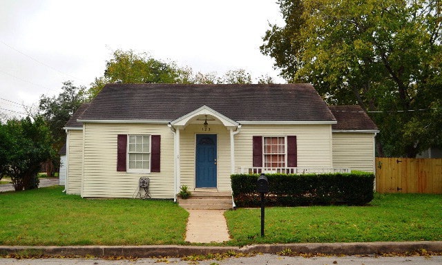 123 Travis St, San Marcos, TX 78666 - photo 1