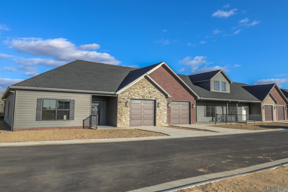 3736 High Pointe Ln unit 1A, Newburgh, IN 47630 - photo 1