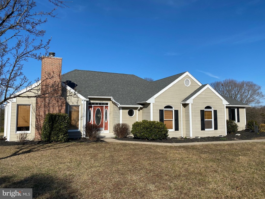 310 Meadowlark Ln, Berkeley Springs, WV 25411 - photo 1