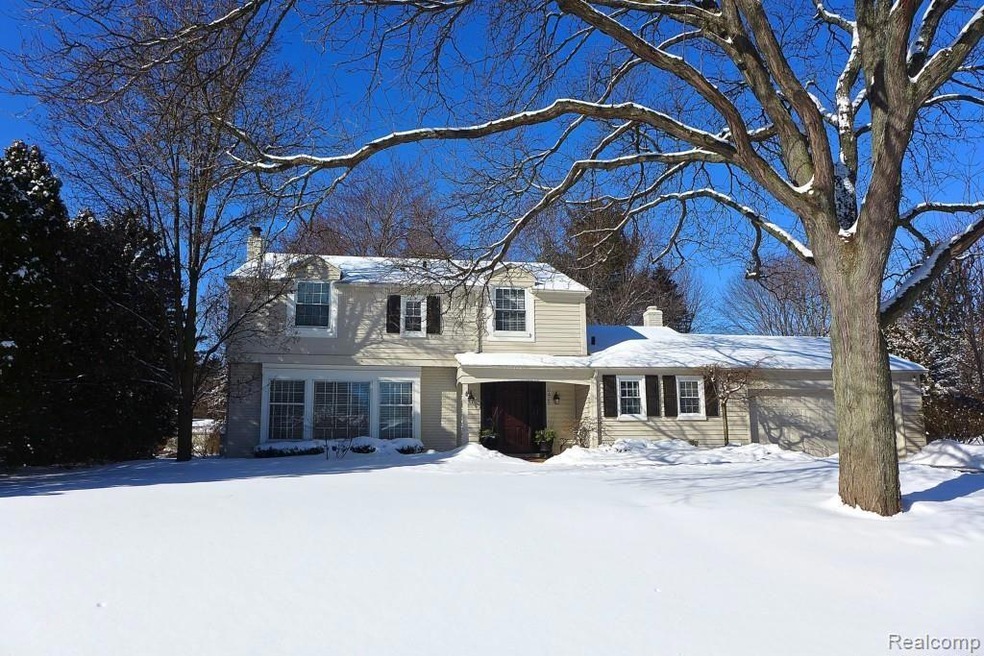 2438 Lost Tree Way, Bloomfield Hills, MI 48304 - photo 1