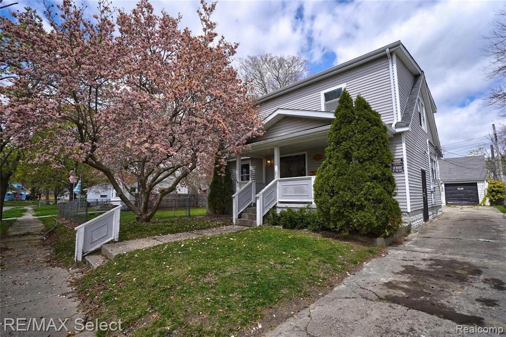 617 Lochhead Ave 01.jpg