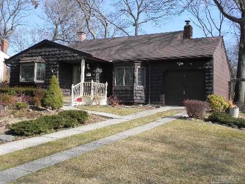 17 Queen Anne Place, Hauppauge, NY 11788 - photo 1