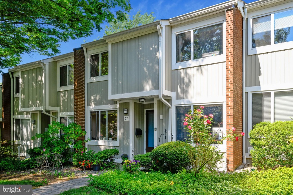 37 Cameron Ct, Princeton, NJ 08540 - photo 1