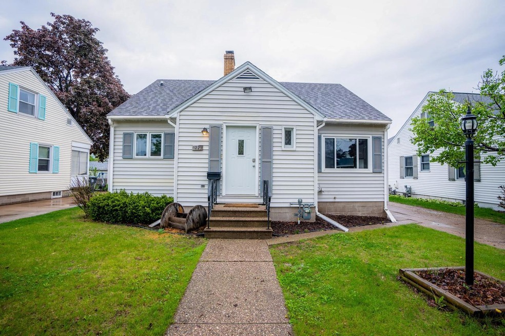 1221 Bluff Street-21