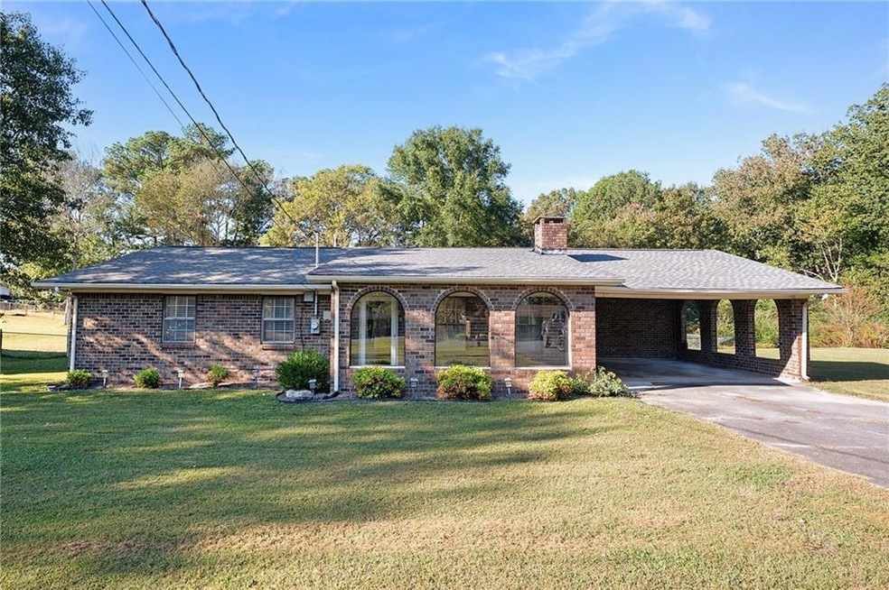 249 Davis Dr, Calhoun, GA 30701 - photo 1