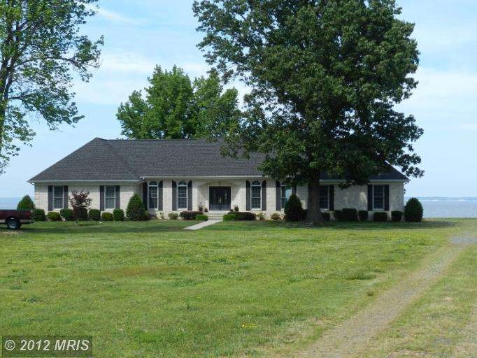 228 Church Point Ln, Colonial Beach, VA 22443 - photo 1