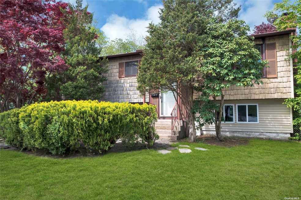 3110 Chestnut Ave, Medford, NY 11763 - photo 1