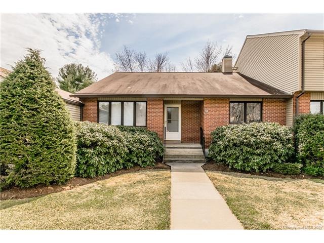 Welcome home! This is a beautiful 2 bedroom, 2 bat