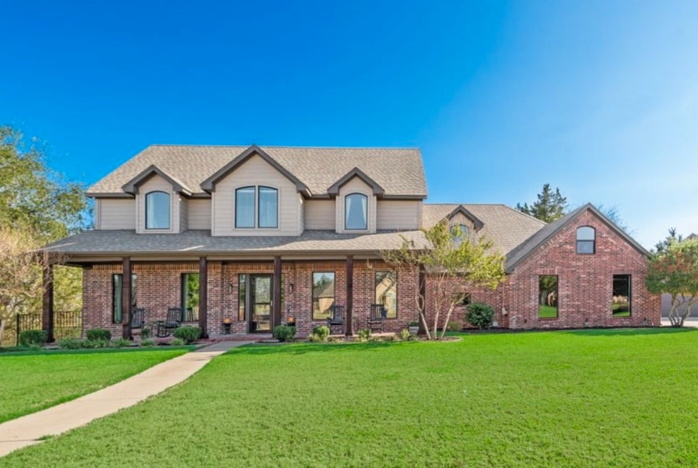8660 Turnberry Ln, Red Oak, TX 75154 - photo 1
