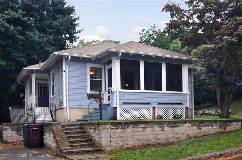 28 Warner St, Woonsocket, RI 02895 - photo 1