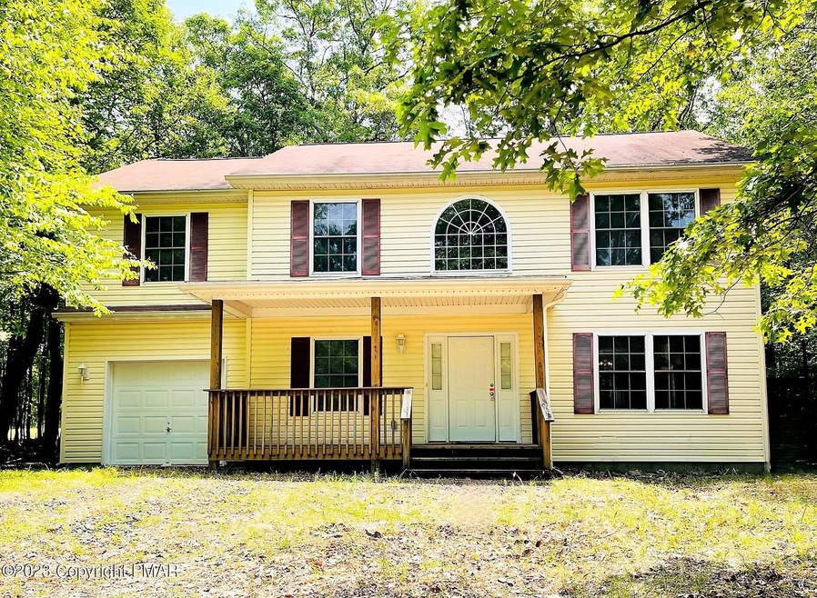 612 Whipporwill Dr, Bushkill, PA 18324 - photo 1