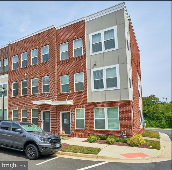 9160 Snowden Ashford Rd, Lorton, VA 22079 - photo 1