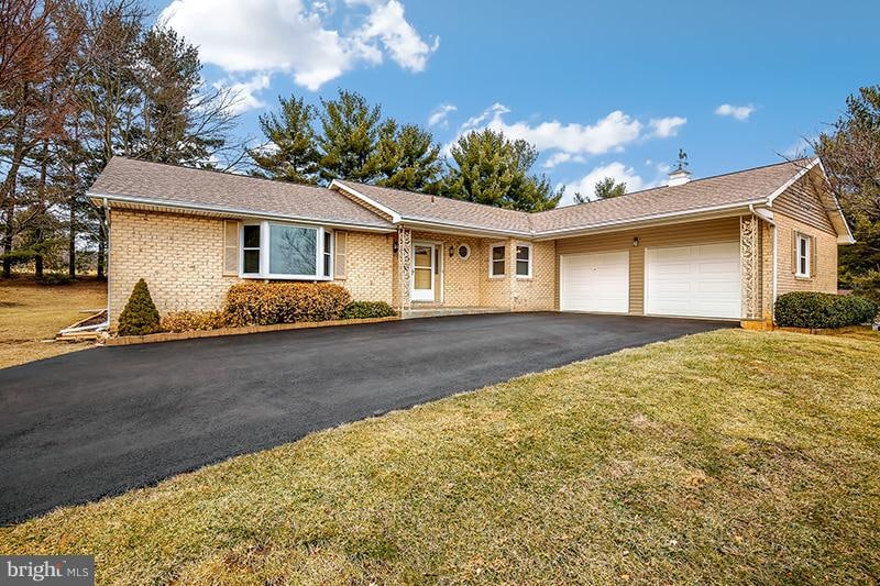 906 Lee Ave, Sykesville, MD 21784 - photo 1