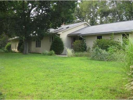 11 Barry Cir, Amherst, MA 01002 - photo 1