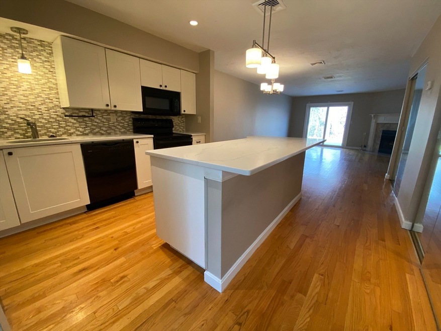 1400 Lagrange St unit 1409, Chestnut Hill, MA 02467 - photo 1