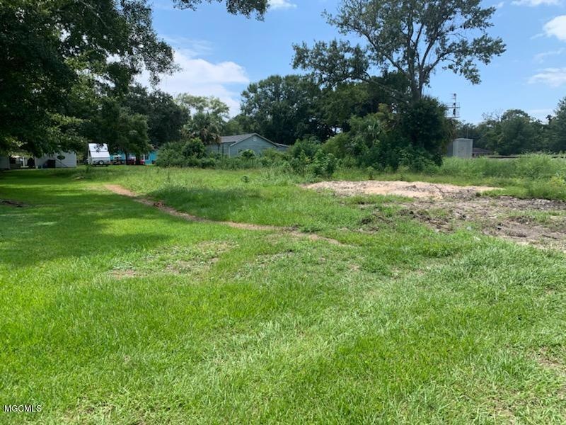312 Sycamore St, Bay Saint Louis, MS 39520 - photo 1