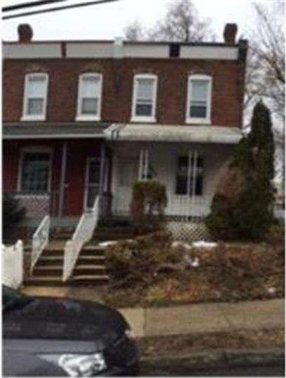 924 Pine St, Darby, PA 19023 - photo 1