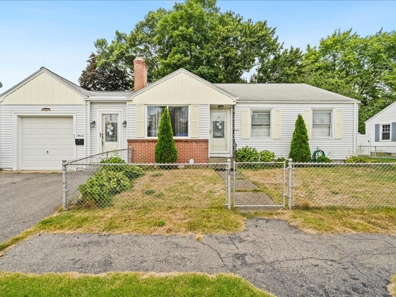 11 Gloria St, Pawtucket, RI 02861 - photo 1