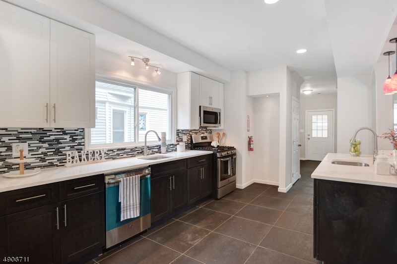 539 Muriel Pkwy unit 541, Elizabeth, NJ 07208 - photo 1